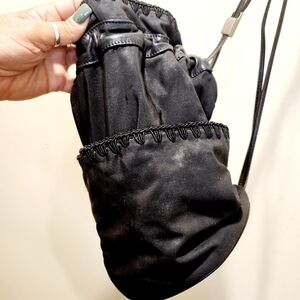 ELLEN TRACY  Black Vintage Bucket Bag